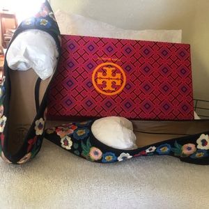 Tory Burch Embrodered Flower Flats